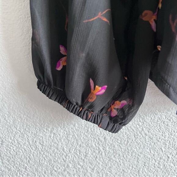 Madewell Georgette Ruffle-Collar Smocked Top in Falling Freesias - Picture 5 of 13